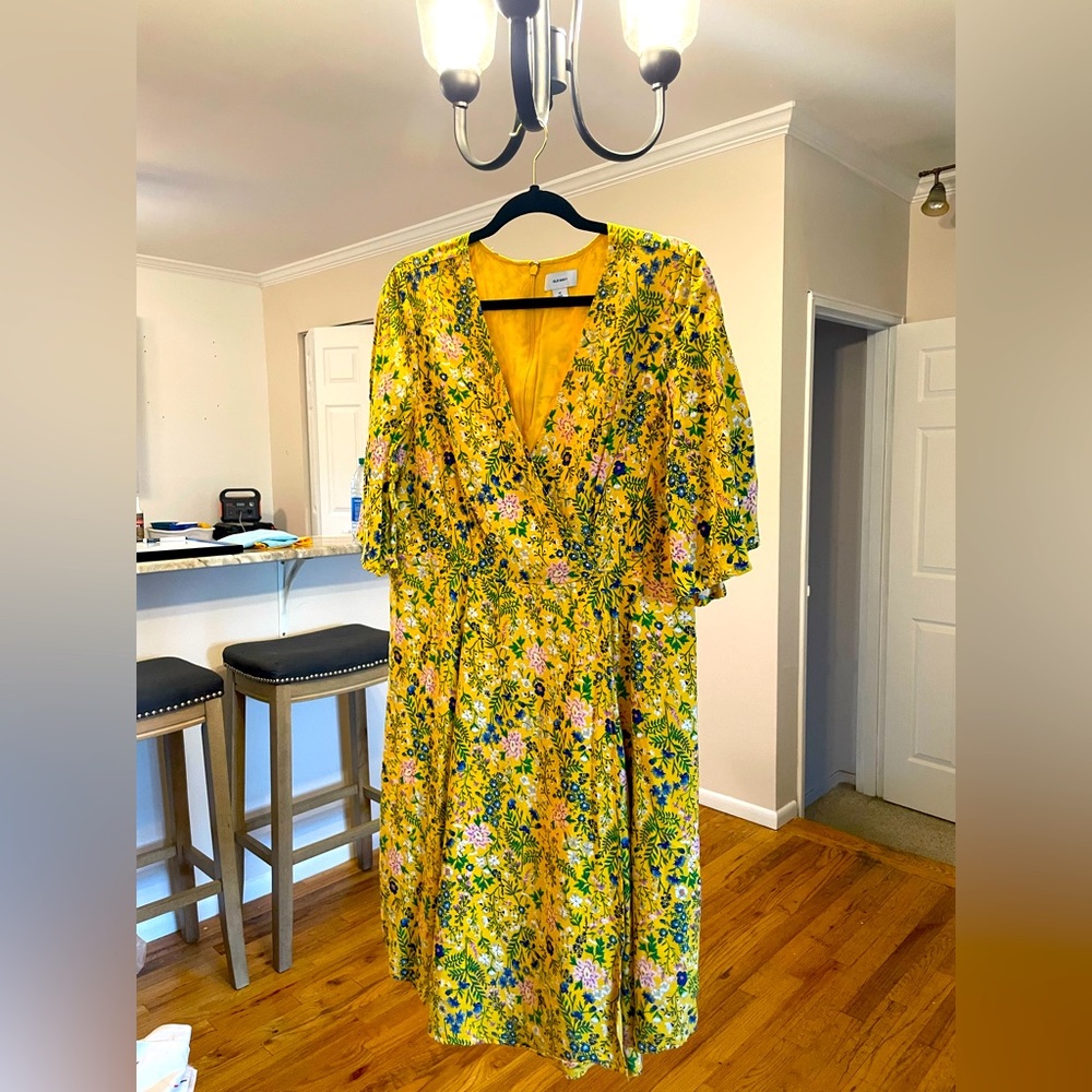 Flowy flowery dress. Old navy. Plus.